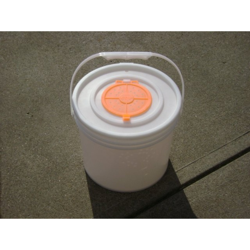 Challenge 3 1/2 Gal Bucket with Lid